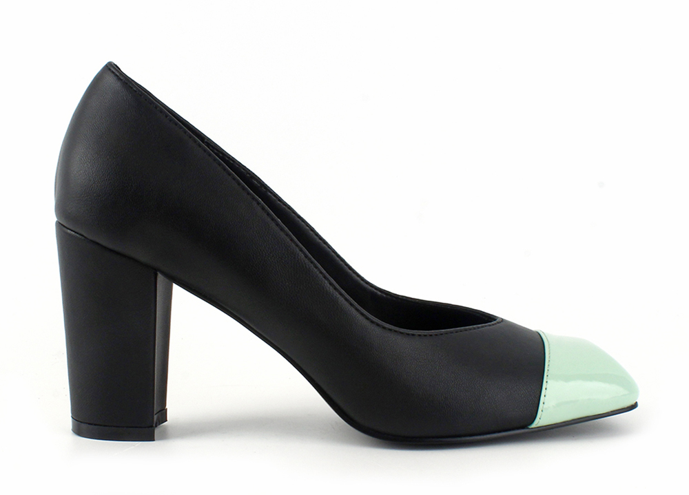 Contrast Cap Toe Block Heel Pump