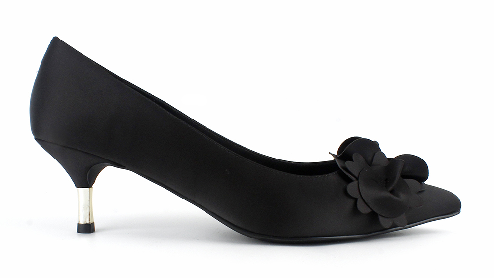Floral Accent Kitten Heel Pump 3