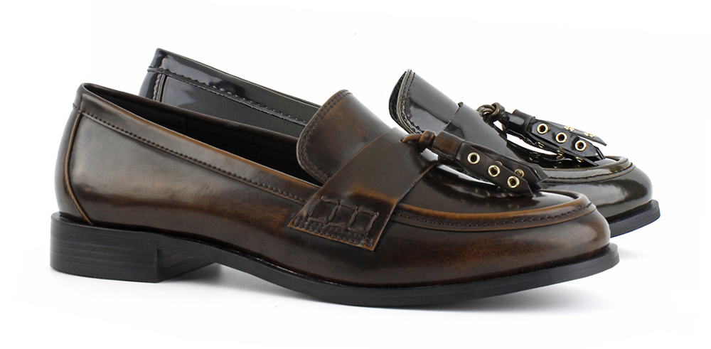 Eyelet Tassel Flat Loafers 3